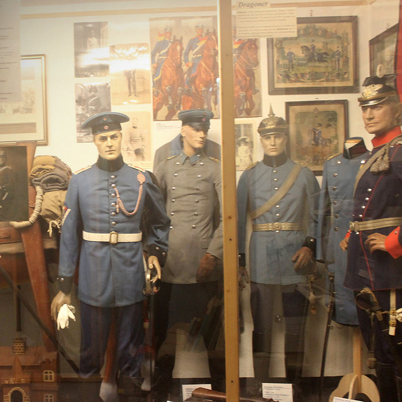 Title image on the topic of the German Empire with exhibits in the museum.